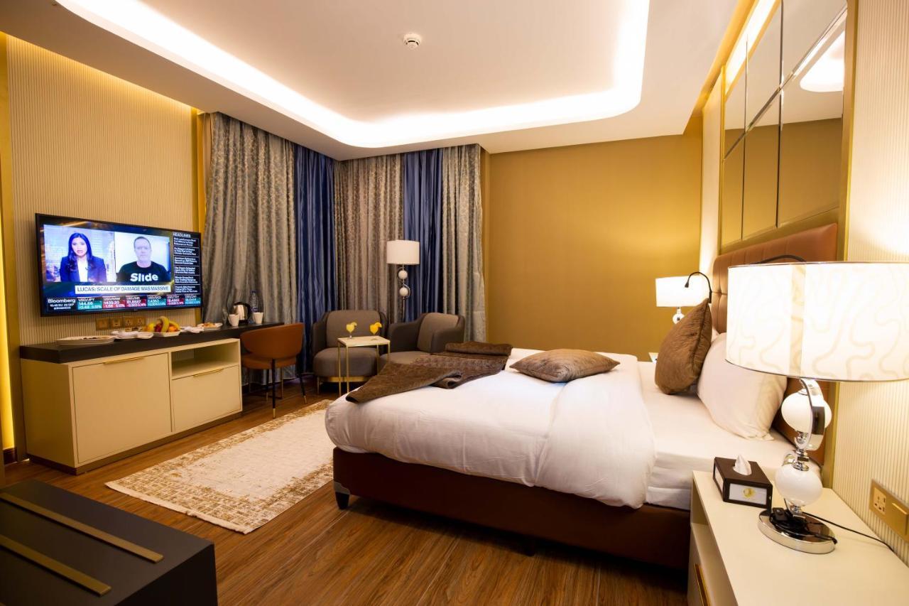 Petra Moon Luxury Hotel 와디무사 외부 사진 Deluxe Suite